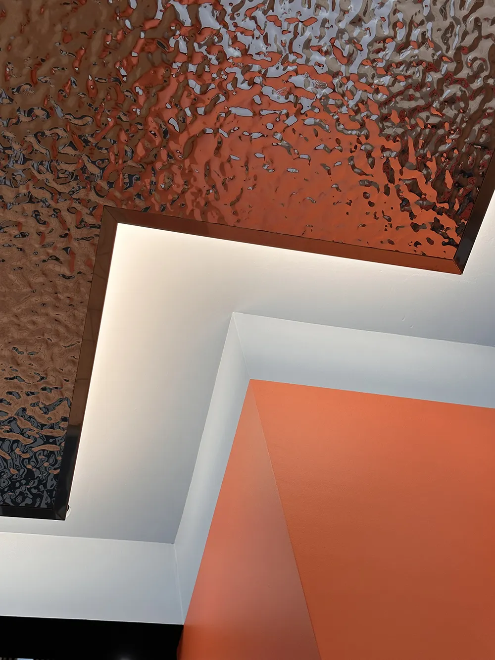 spigolo-colonna-sul-soffitto